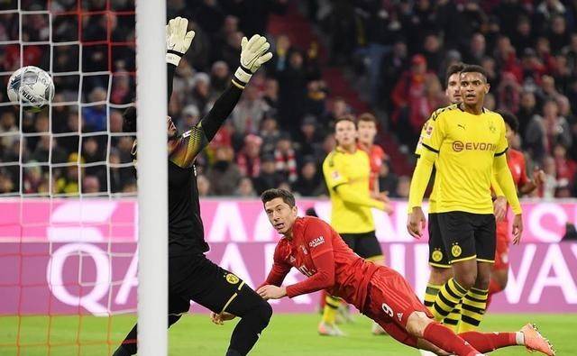 多特新帅首秀主场惨败跌至降级区边缘  