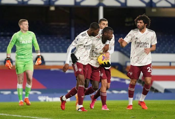  阿森纳青春风暴横扫埃弗顿显锋芒